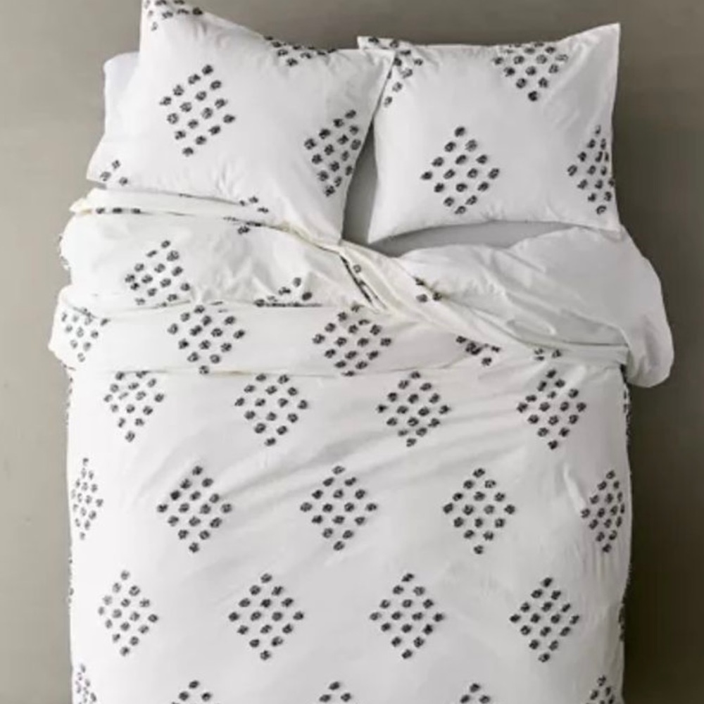 COPY - Urban outfitters tufted duvet cover